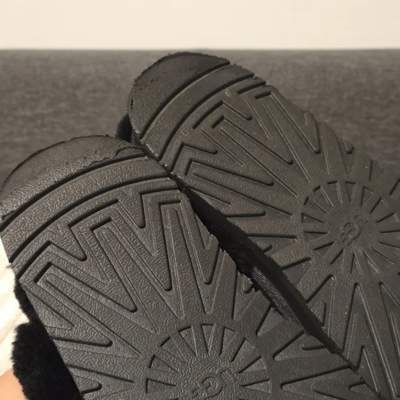 UGG Disquette Slippers Black Size 7 - Picture 10 of 11